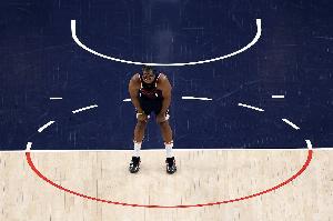 哈登：这是一场防守大战 在客场要逆转两位数的分差是很困难的