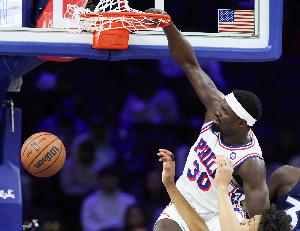 什么大帝？！小帝！博纳临危受命5记血帽助76人完成19分逆转！