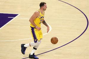 张佳玮：NBA杯啥事都会发生 湖人持球人得分爆发力联盟最顶尖