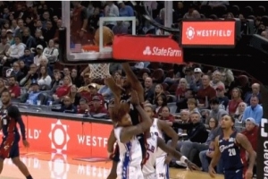 点燃主场！小莫布里旱地拔葱暴力隔扣乌布雷 还有加罚！