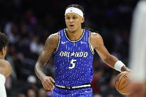 数据一般正负值拉满！班凯罗10中4砍下15+9+4 正负值+25全场最高