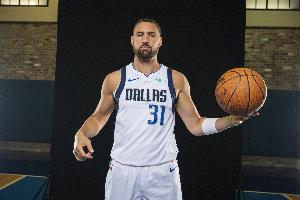 克莱前天：我已经找回原来的自我了&好事将至 今天：6中0怒吞零蛋