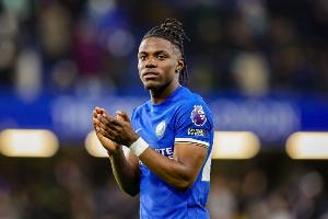 至今仅出场1341分钟！记者：拉维亚股四头肌受伤，至少休战1个月