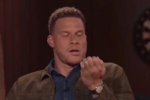 格里芬：莫布里连打我三个后还悠闲的看指甲 这让我感觉该退役了