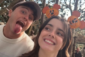 般配！女友社媒晒与若昂-内维斯合照