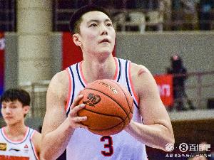 助队闯进决赛！胡明轩9中3&三分5中2 得到8分3篮板4助攻