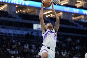 无缘对阵老东家！李凯尔因背部酸痛缺战森林狼 亨德里克斯也不打