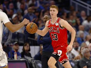 打得可以了！许尔特14中8拿到23分5板5助1帽