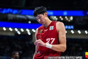 在轮换深度严重不足的情况下 四川全运男篮摘铜已能让球迷满意了