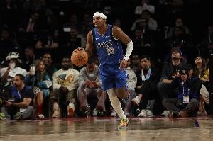 弗拉格：布威活力十足很好地运用速度 我很尊重他 对球队帮助很大