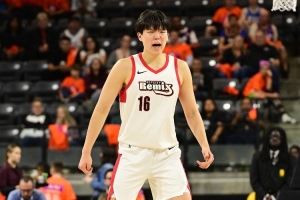 青岛队记：瀚森全面表现赢得认可 增强状态自信心仍有可能回一队