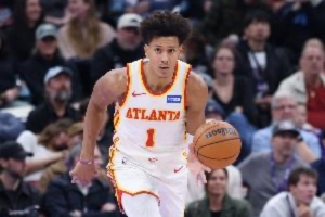 杨瀚森来看榜样！新鹰王约翰逊菜鸟季2.4分1.2篮板&第3年迎来质变