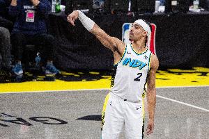 灵动飘逸！内姆哈德突破回环拉杆上篮打破四分钟得分荒