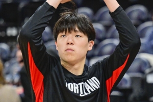 媒体人：杨瀚森天赋和上限比G联盟对手强太多 一看就是首轮秀