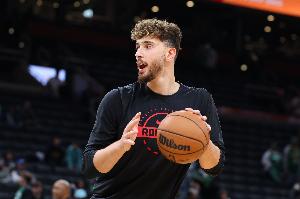 丝滑残暴！申京背打转身迎着贝恩双手暴扣