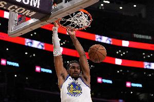 科尔：我们很怀念卢尼 他做客大通中心时会得到最热烈的掌声