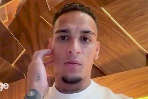 安东尼：关窗前一天晚上11点孔帕尼给我打电话，我当时犹豫了很久