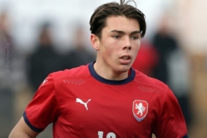 布冯儿子连续两场戴帽！队报称赞：或许比萨该给他更多机会